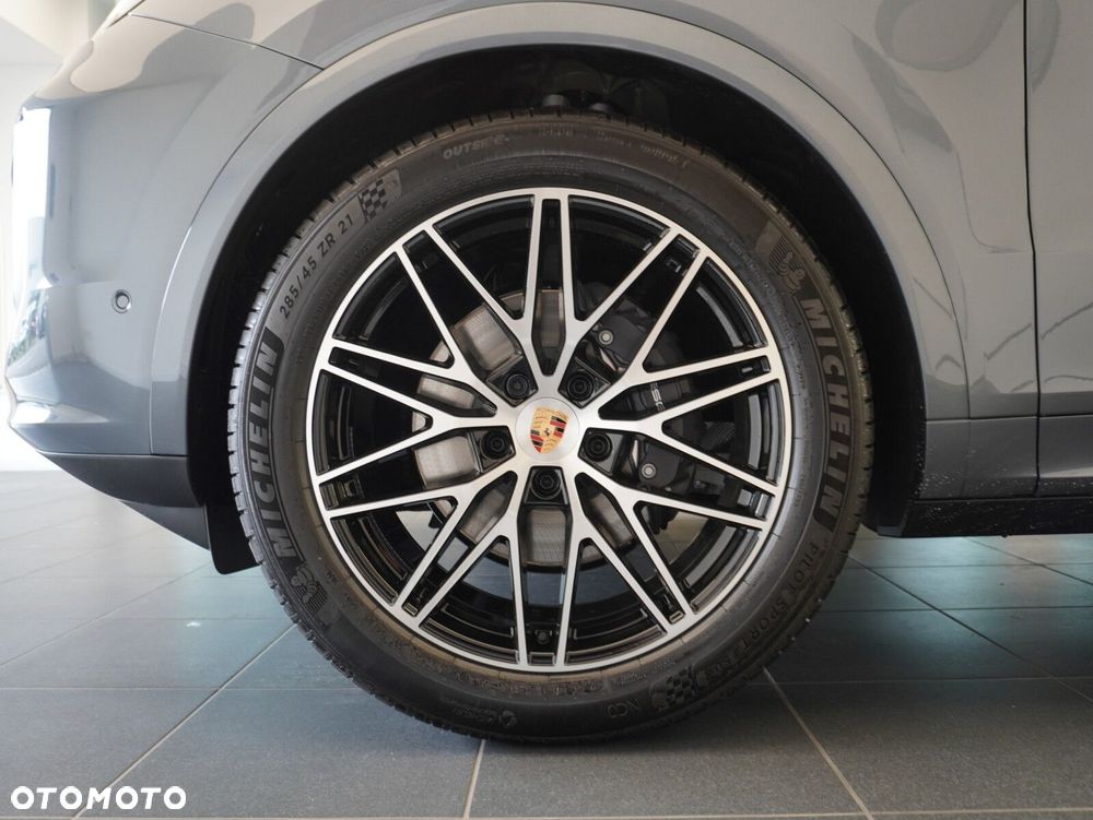 Porsche Cayenne Black Edition - 11