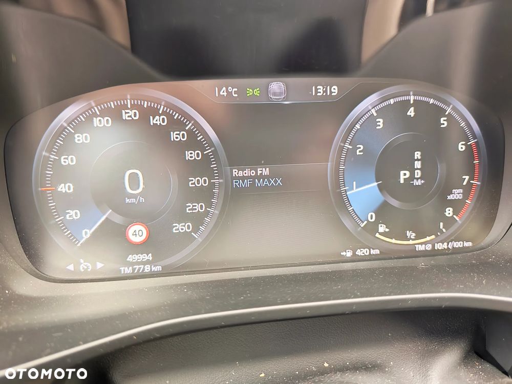 Volvo XC 40 T5 AWD Geartronic Momentum Pro - 9
