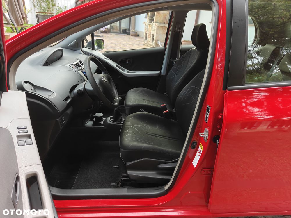 Toyota Yaris - 8