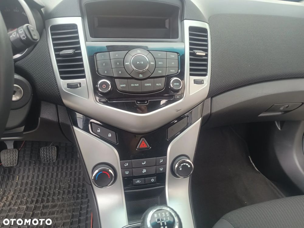 Chevrolet Cruze - 17