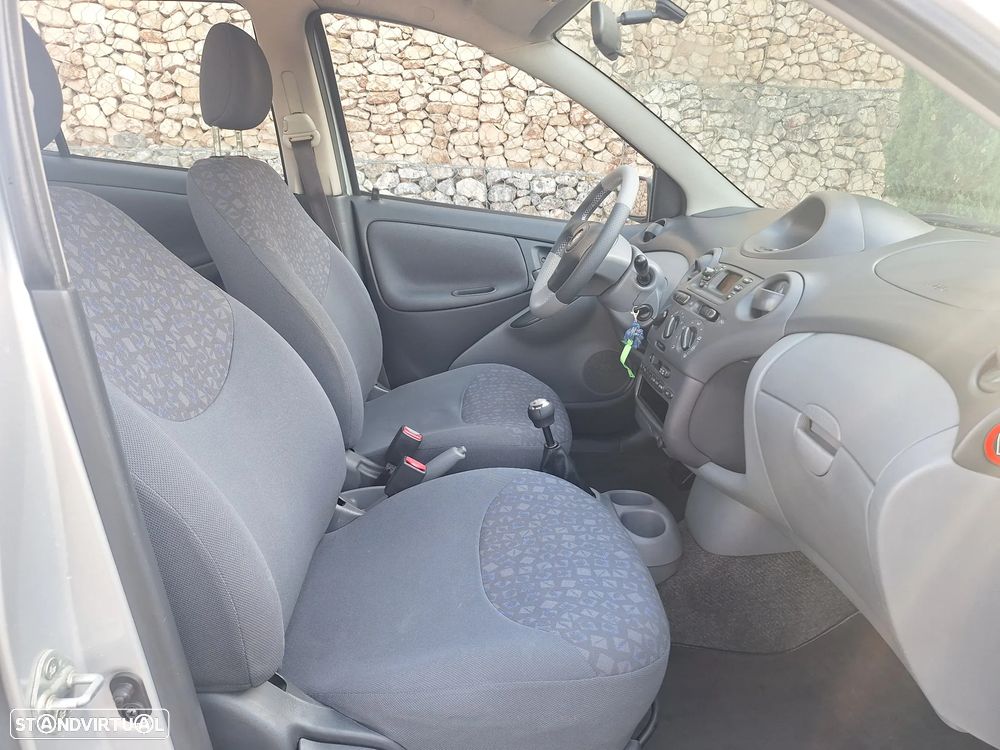 Toyota Yaris 1.0 Luna - 6