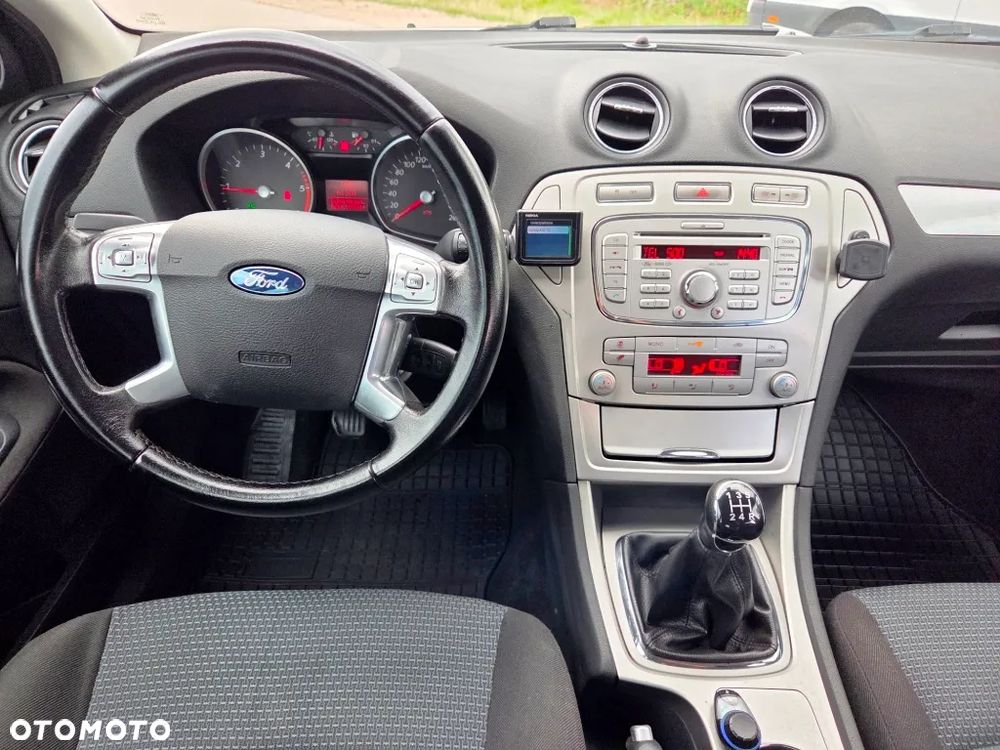 Ford Mondeo 1.8 TDCi Gold X - 30