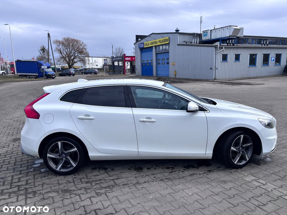 Volvo V40 D3 Drive-E R-Design Momentum - 4