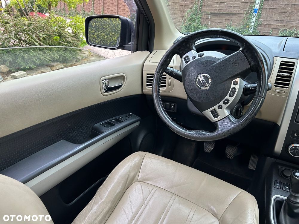 Nissan X-Trail 2.0 dCi 4x4 DPF LE - 23