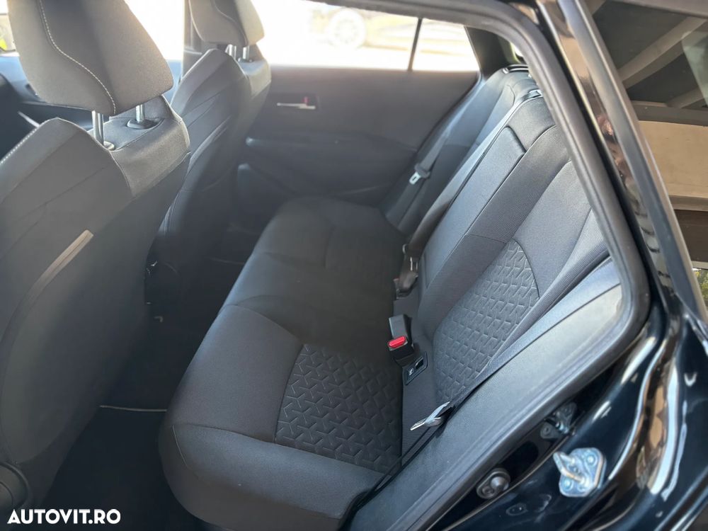 Toyota Corolla 1.8 HSD Dynamic - 33