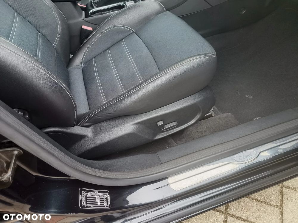 Ford Mondeo 2.5 Titanium - 27