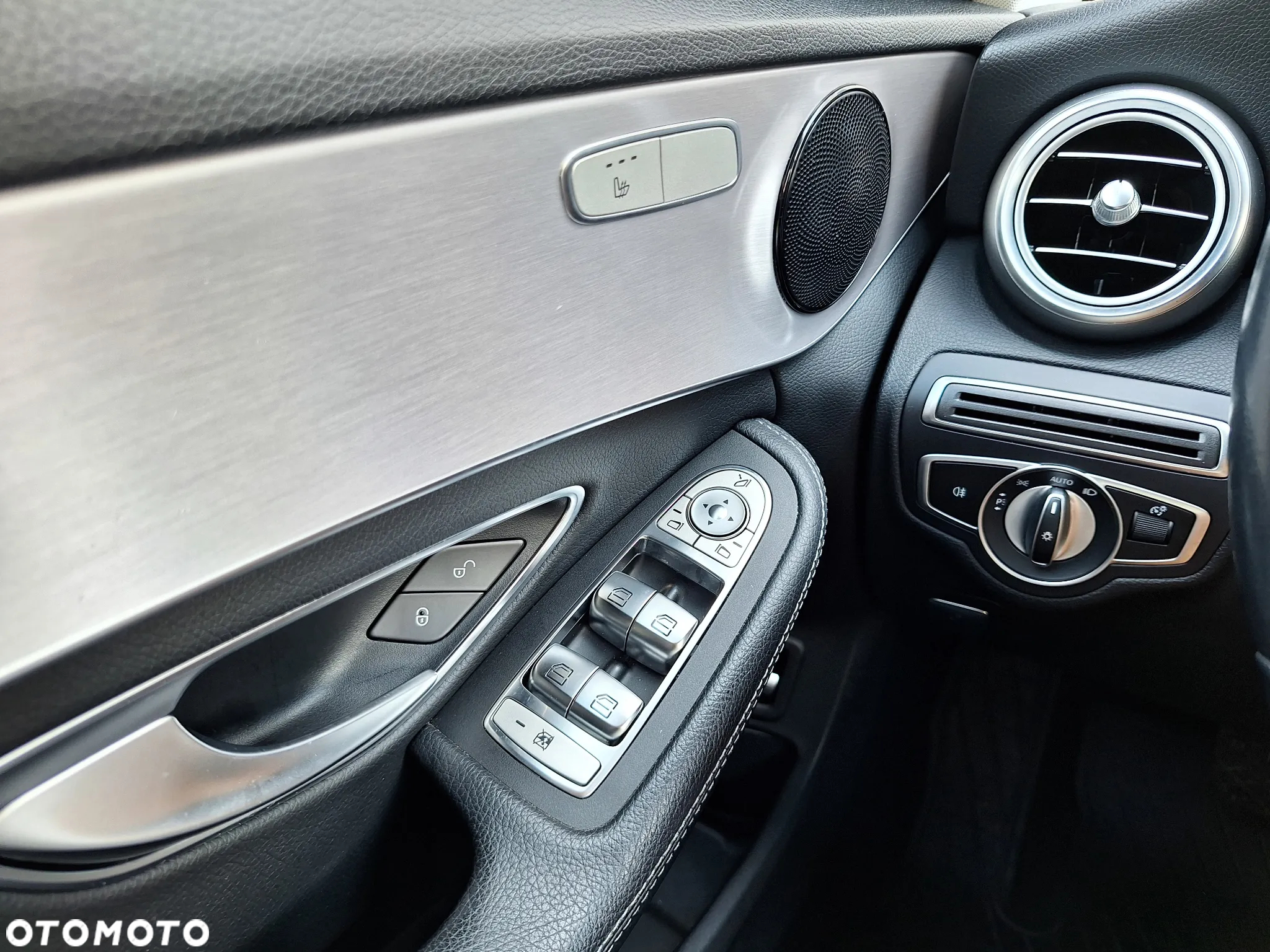 Mercedes-Benz Klasa C 220 d 9G-TRONIC - 29