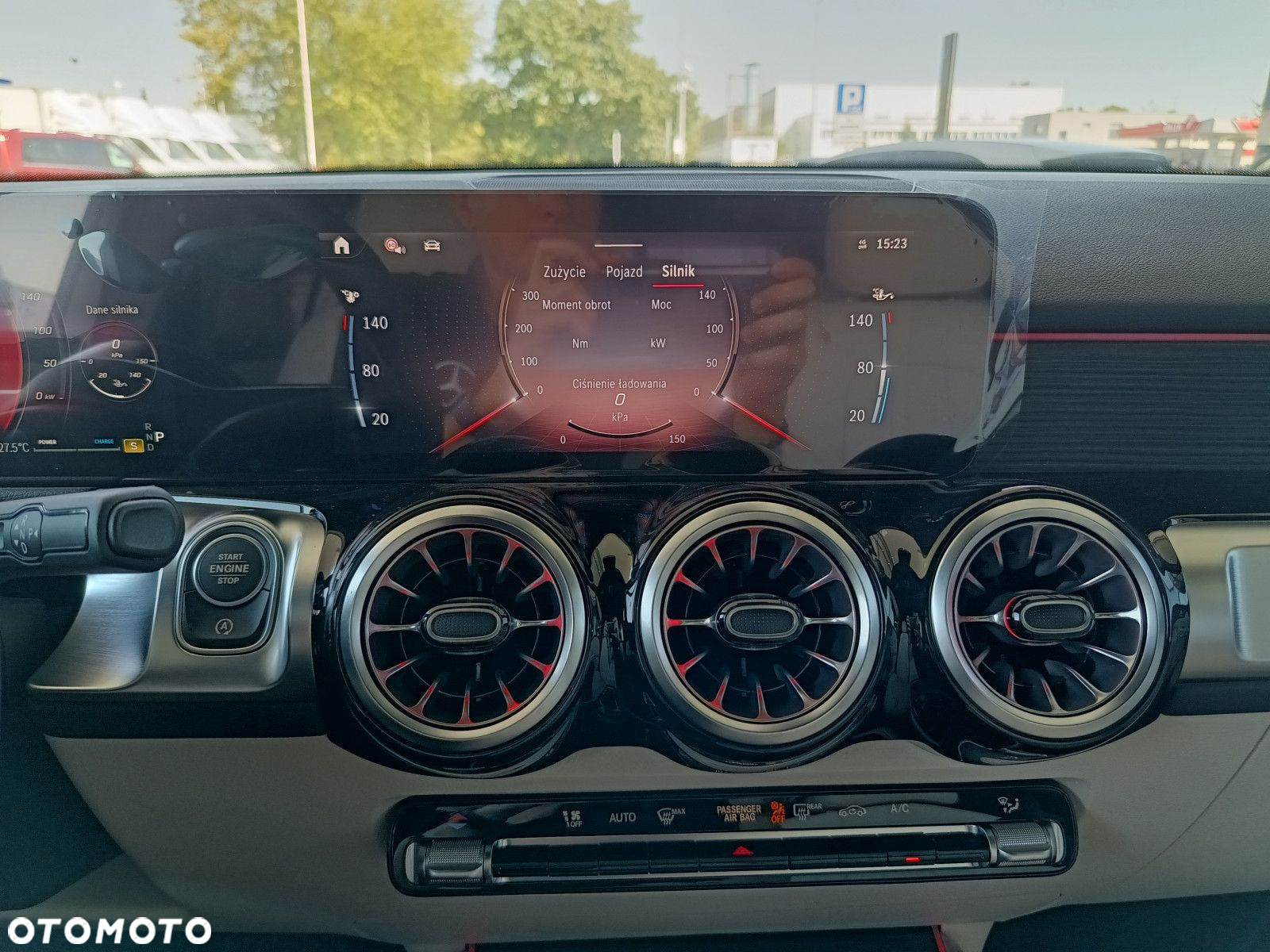 Mercedes-Benz GLB - 38