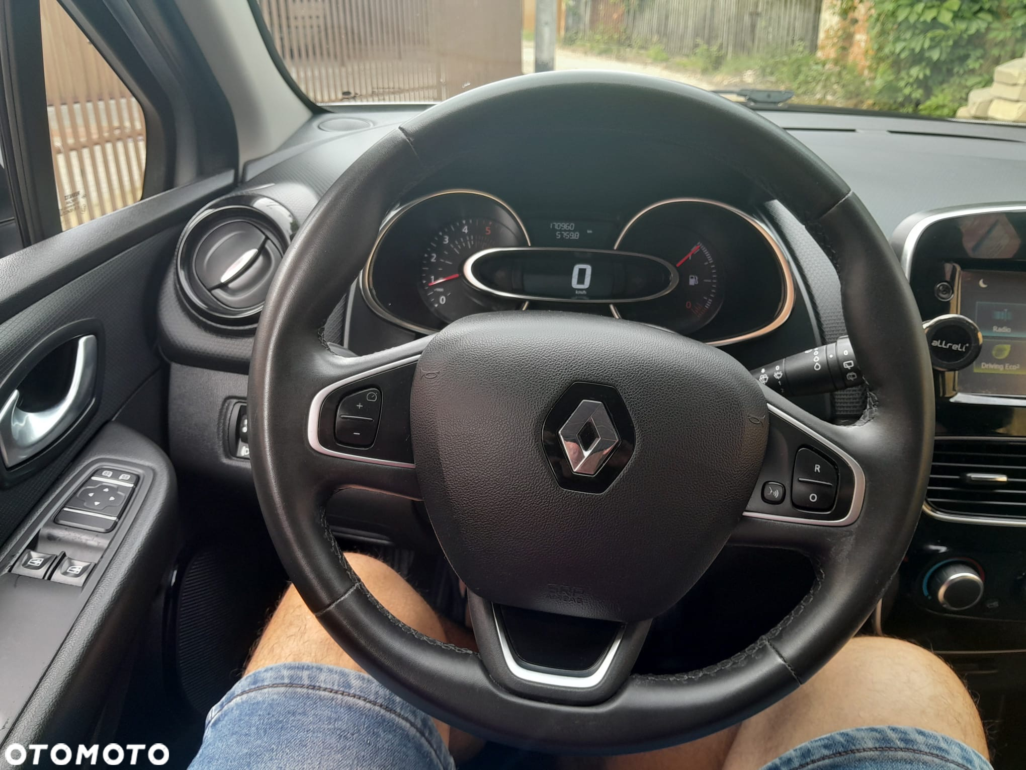 Renault Clio - 21