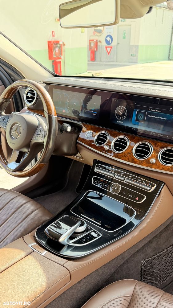 Mercedes-Benz E 220 d 4MATIC Aut. - 24