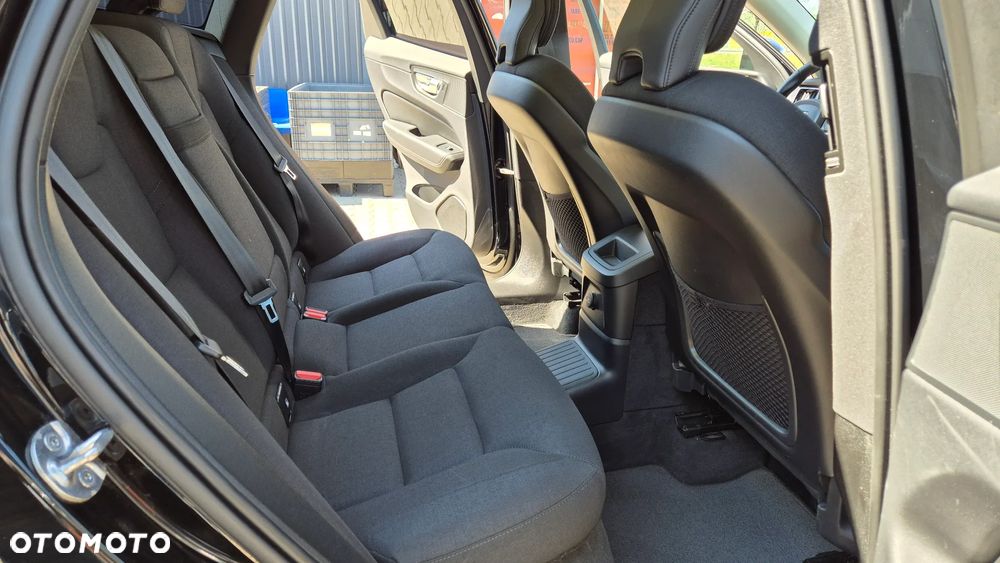 Volvo XC 60 T6 Plug-In Hybrid AWD Inscription Expression - 32