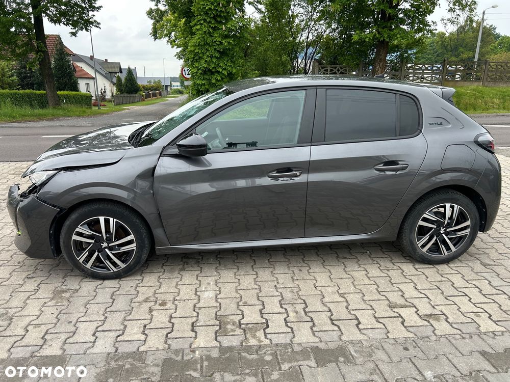 Peugeot 208 - 5