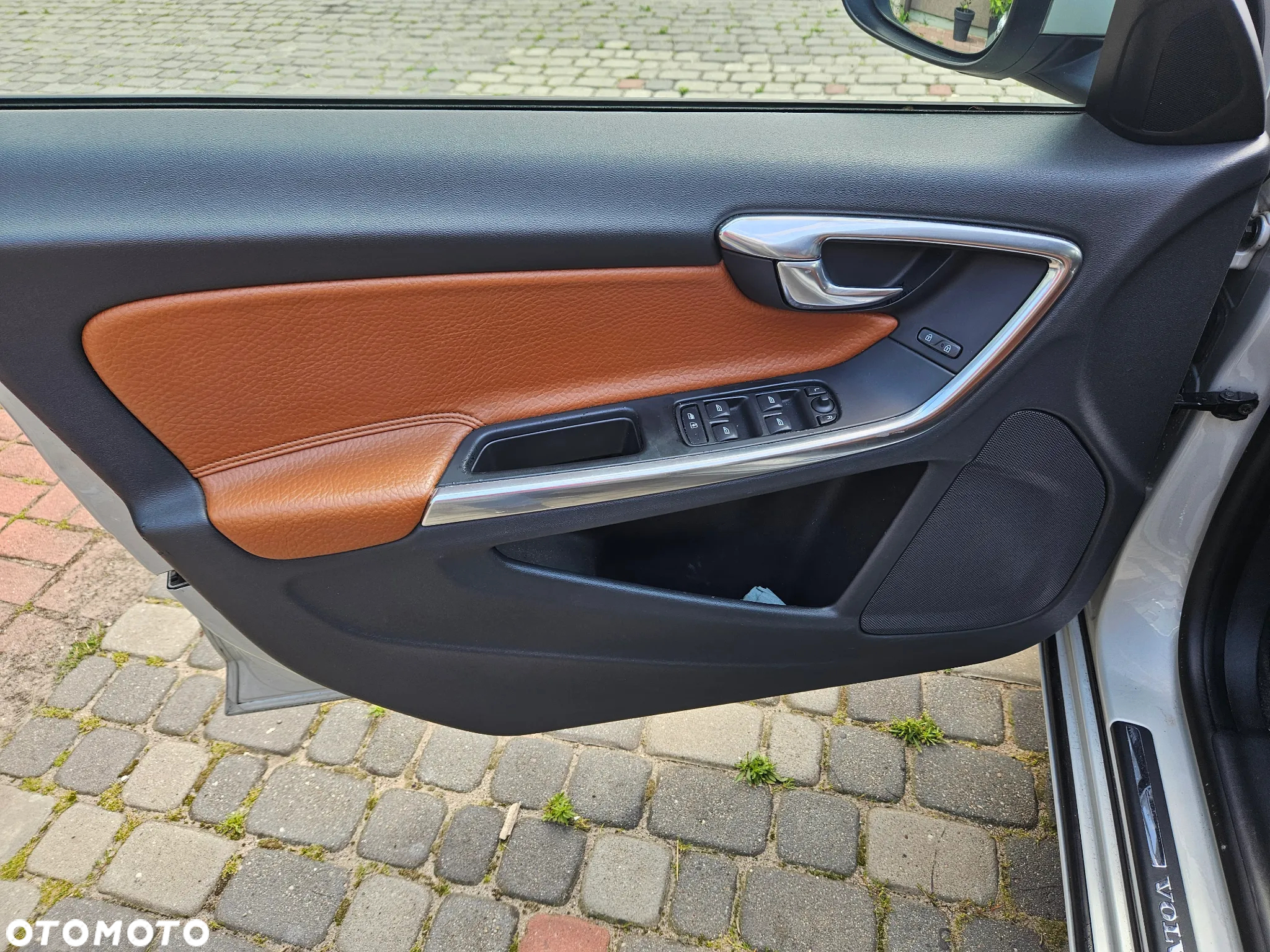 Volvo V60 D2 Momentum - 16