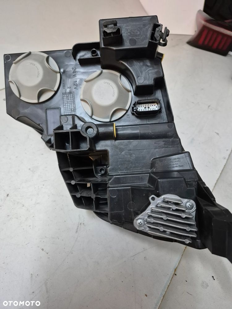 Ford Courier MK3 lampa prawa R2X6-13E014-AE - 9