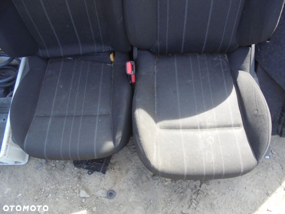 FOTEL PRZÓD PRAWY LEWY CITROEN C4 II B7 - 2