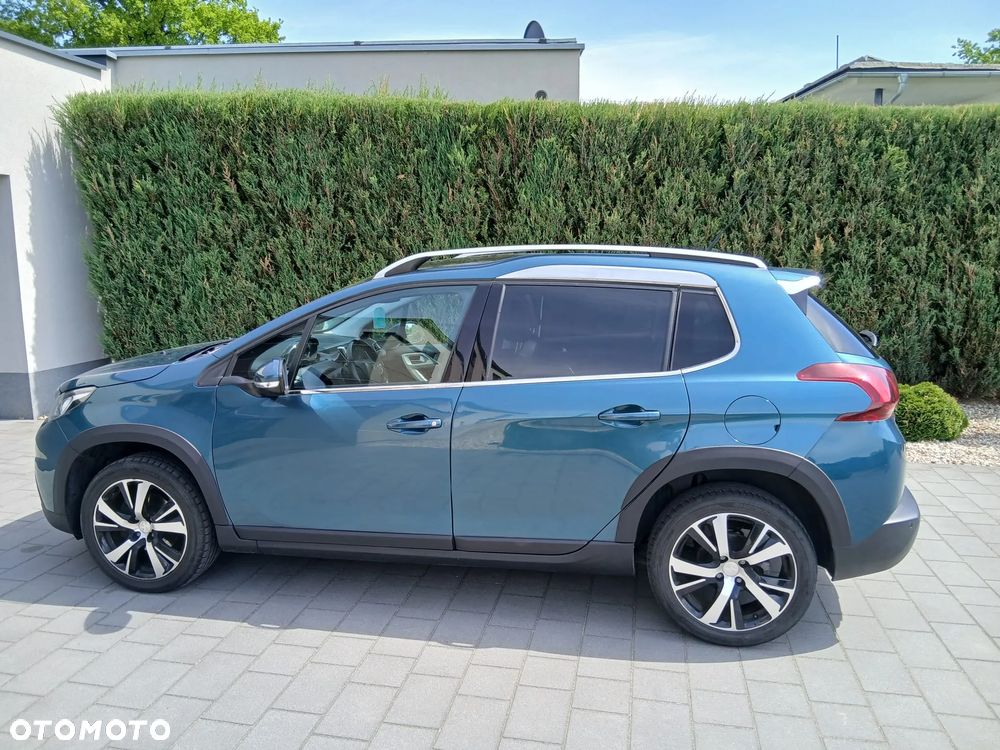 Peugeot 2008 1.2 Pure Tech Allure S&S - 4