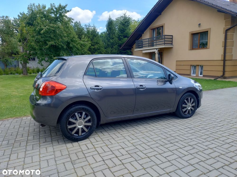 Toyota Auris 1.6 VVT-i Executive - 5