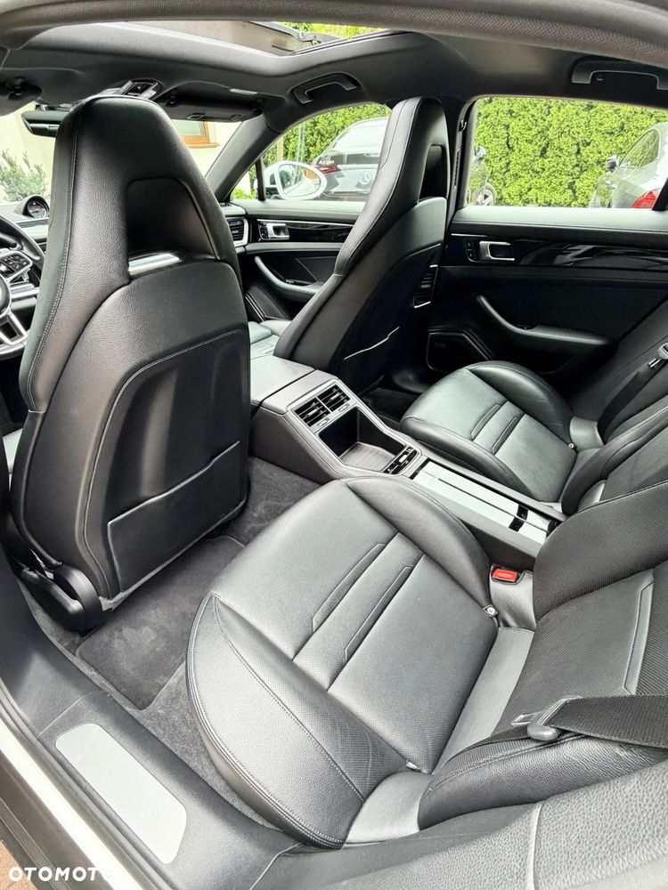 Porsche Panamera - 11