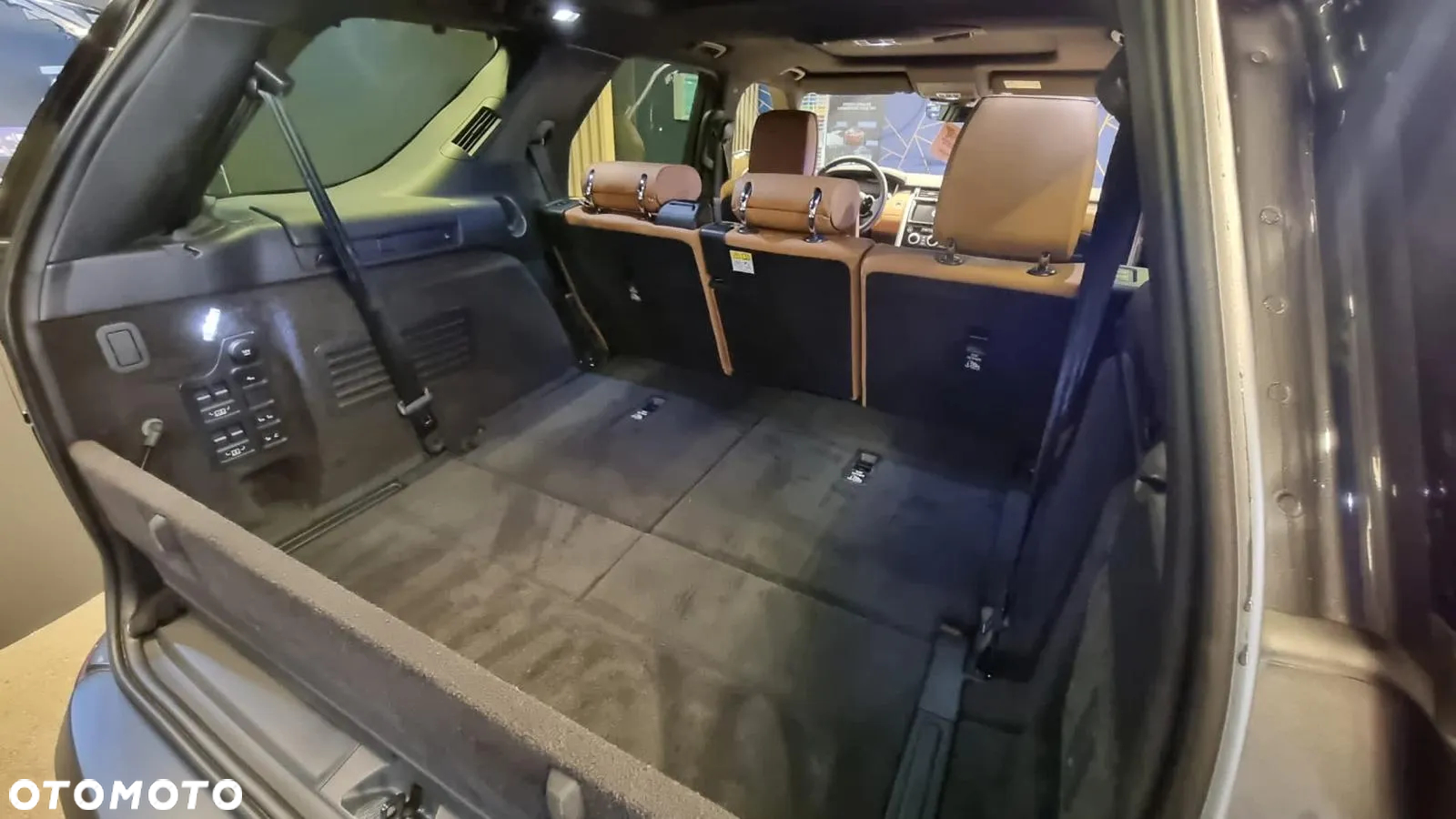 Land Rover Discovery V 2.0 SD4 HSE Luxury - 16