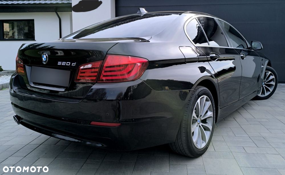 BMW Seria 5 520d xDrive - 9