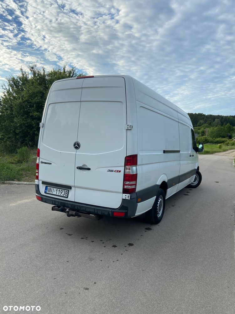 Mercedes-Benz Sprinter - 5
