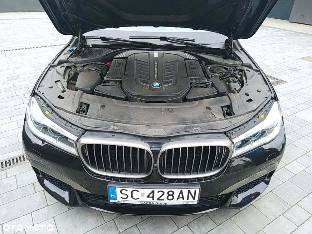 BMW Seria 7 M760Li xDrive - 15
