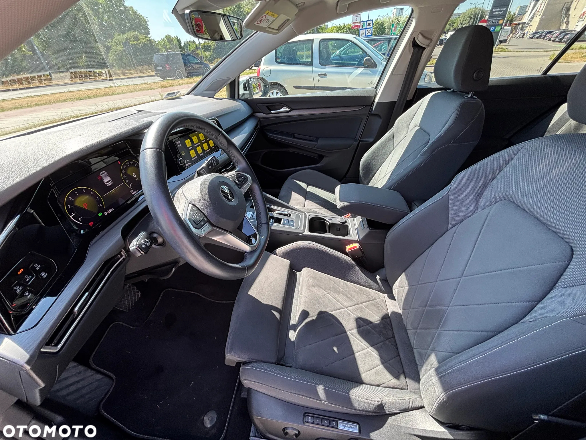 Volkswagen Golf - 11