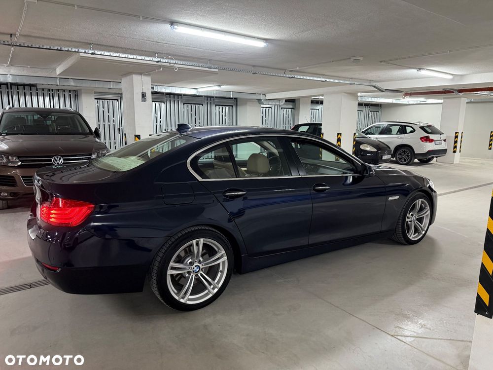 BMW Seria 5 528i xDrive - 5
