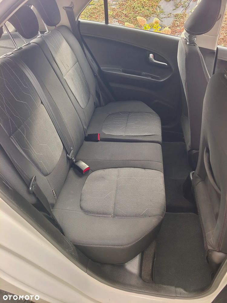 Kia Picanto 1.2 Dream Team Edition - 11