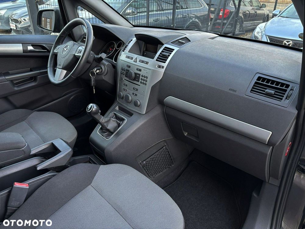 Opel Zafira 1.8 Family Plus - 29