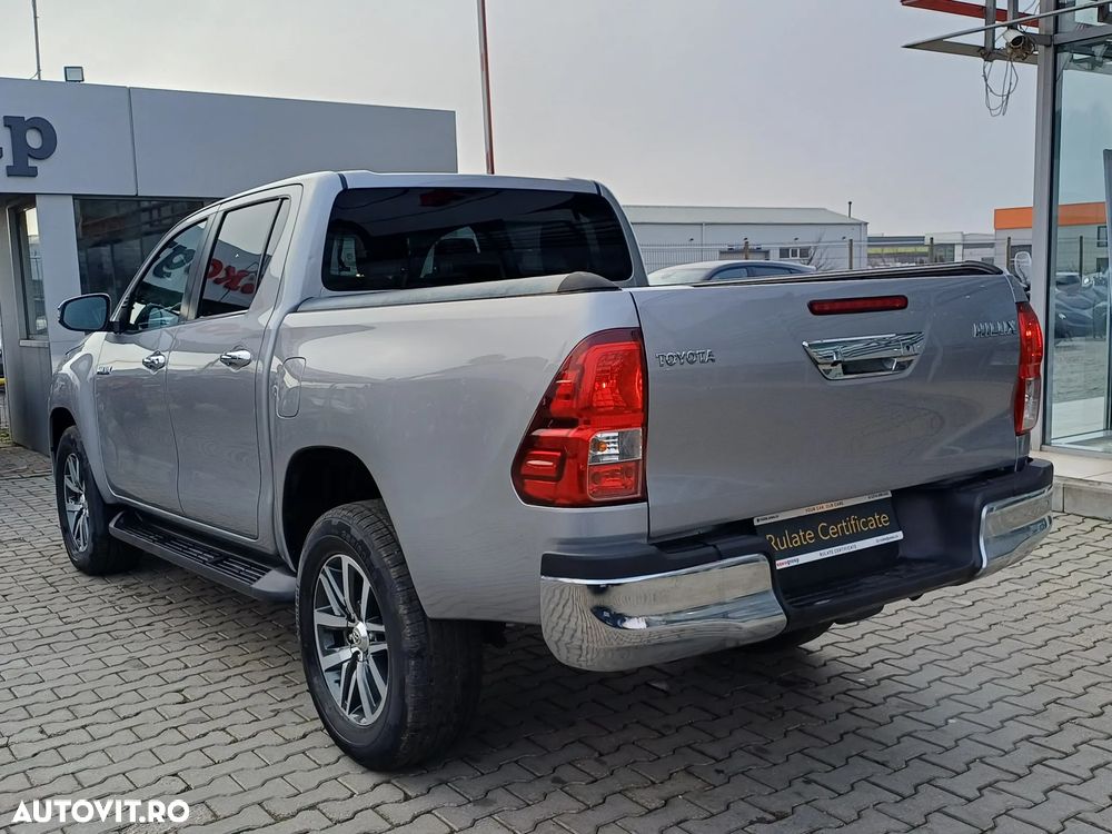 Toyota Hilux 4x4 Double Cab A/T Invincible - 5
