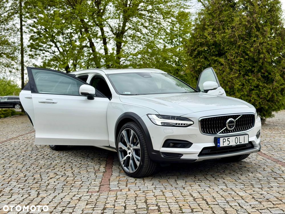 Volvo V90 Cross Country B5 D AWD Ultimate - 9