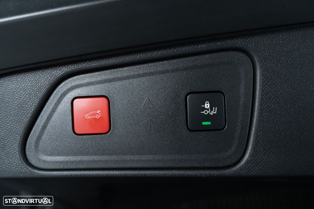 Peugeot 3008 1.6 Hybrid GT Pack e-EAT8 - 25
