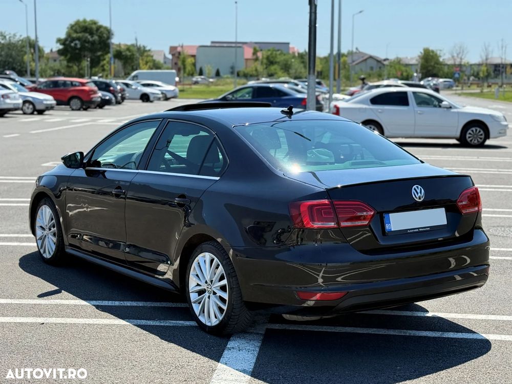 Volkswagen Jetta - 3