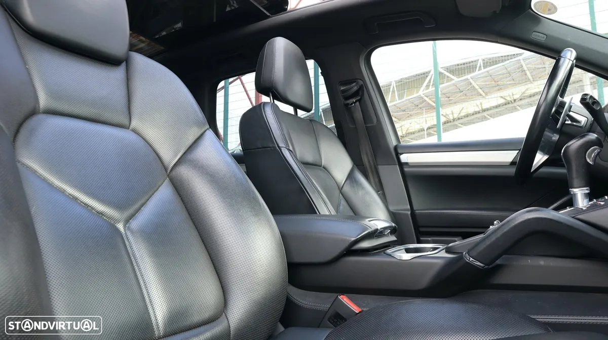 Porsche Cayenne S - 35