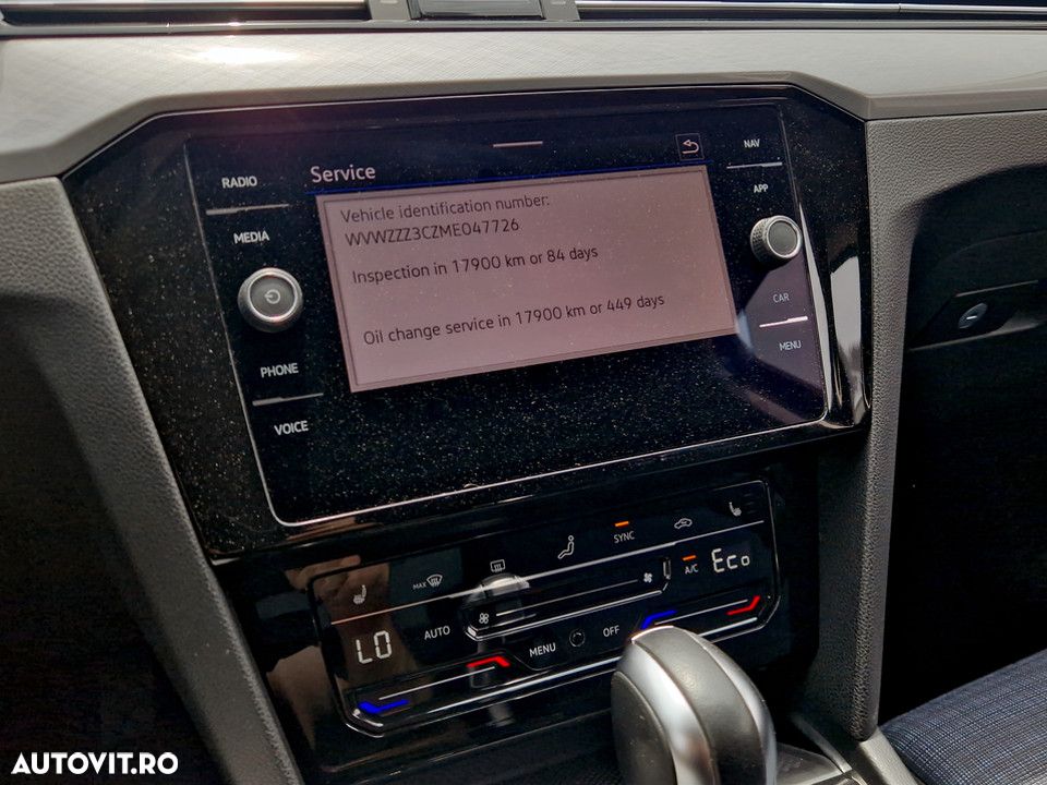 Volkswagen Passat - 24