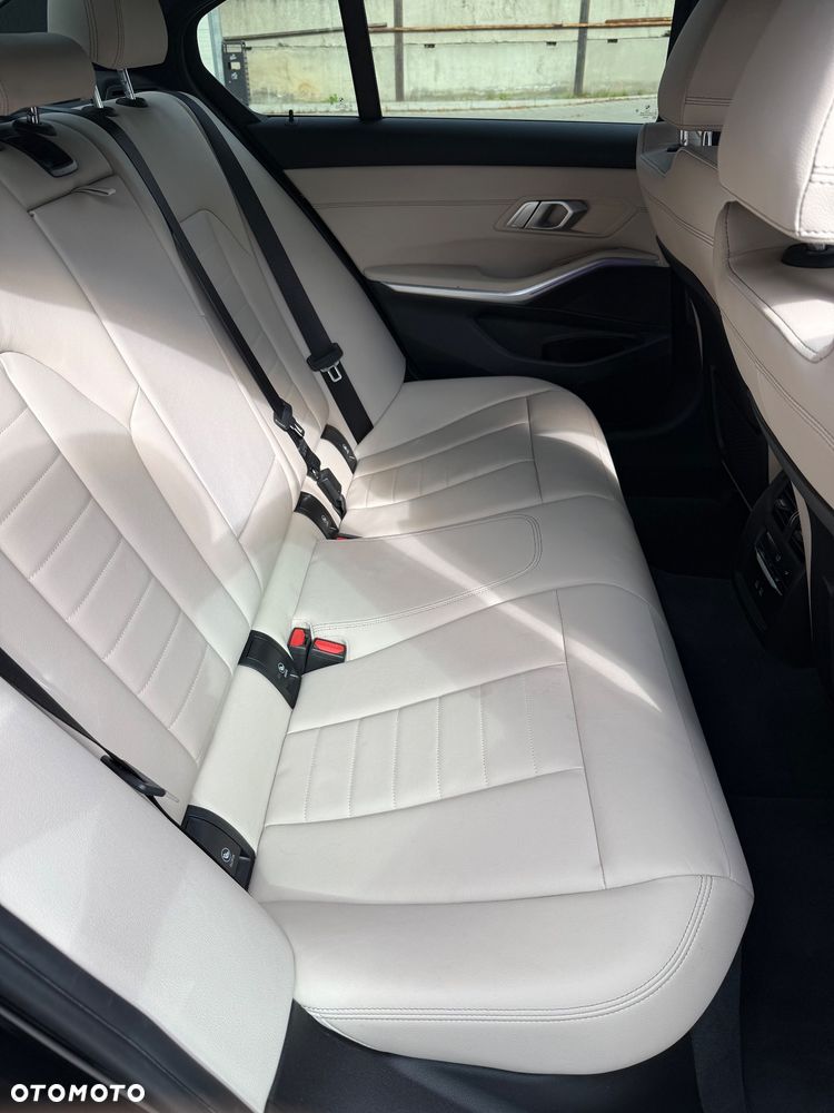 BMW Seria 3 2021