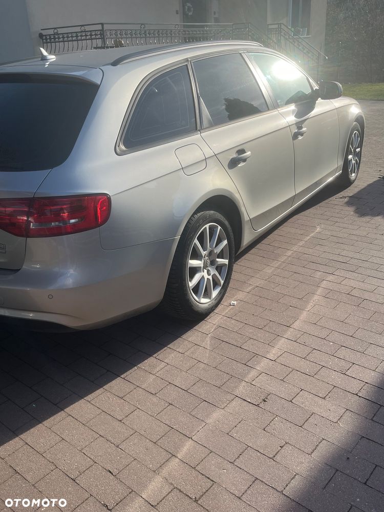 Audi A4 Avant 2.0 TDI ultra - 8
