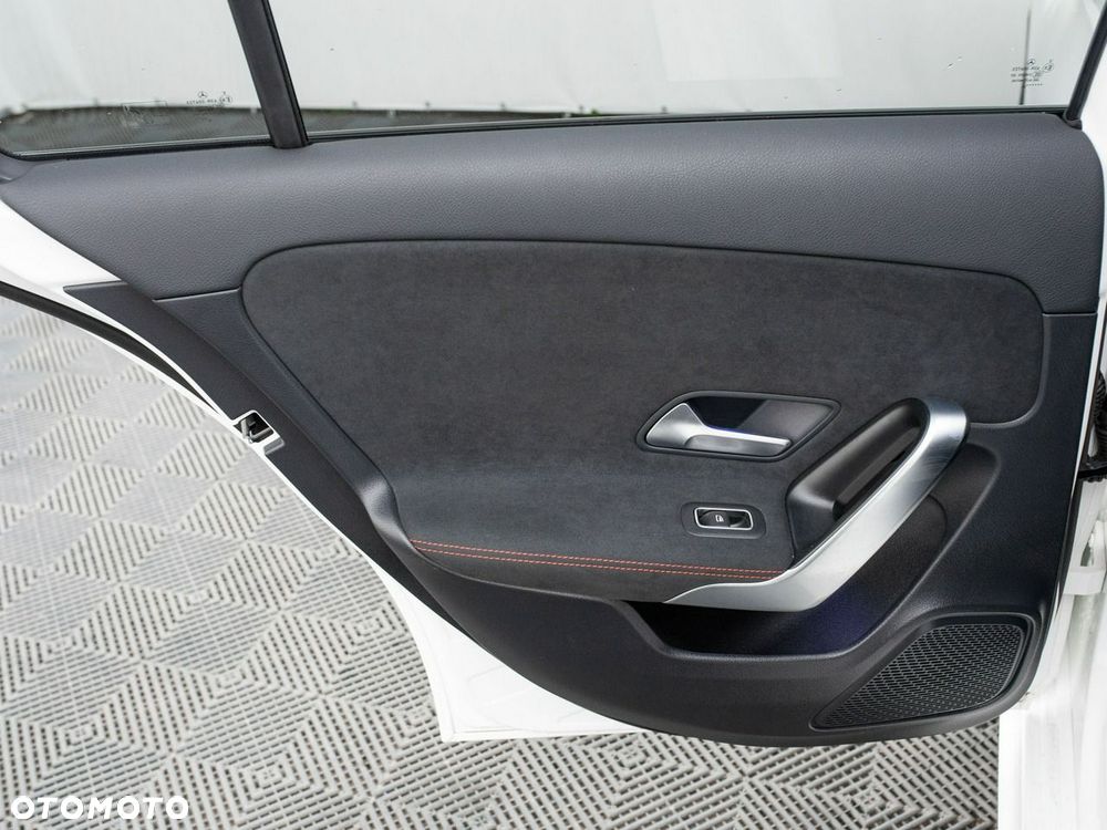 Mercedes-Benz Klasa A 200 AMG Line 7G-DCT - 24