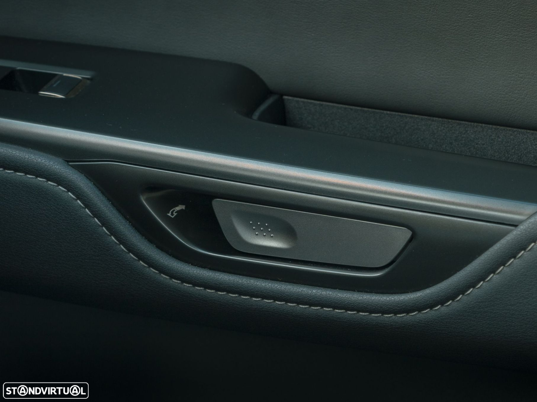 Lexus rz-450e Executive Plus - 36