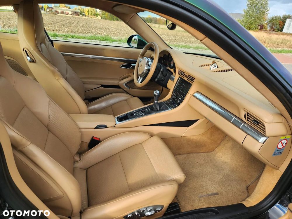 Porsche 911 Carrera S - 21