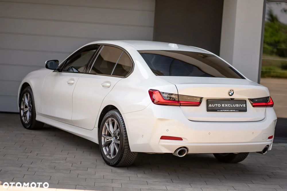 BMW Seria 3 320i Luxury Line - 24