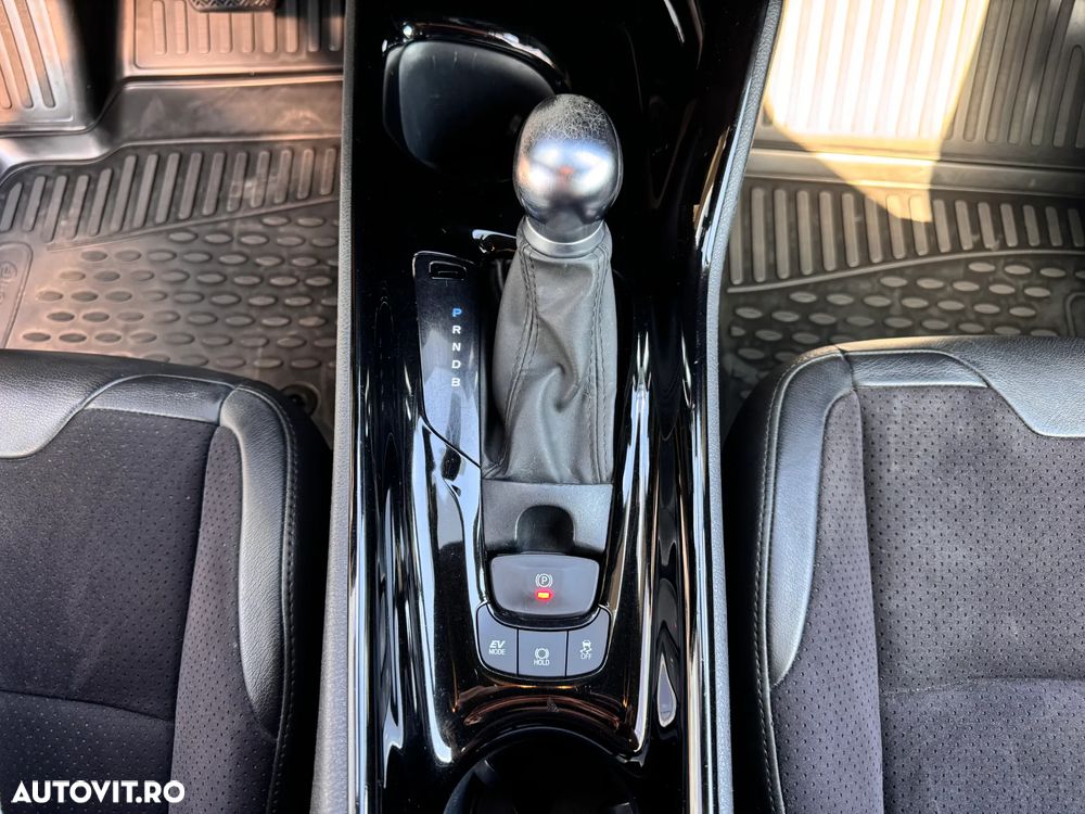 Toyota C-HR Style Selection - 19