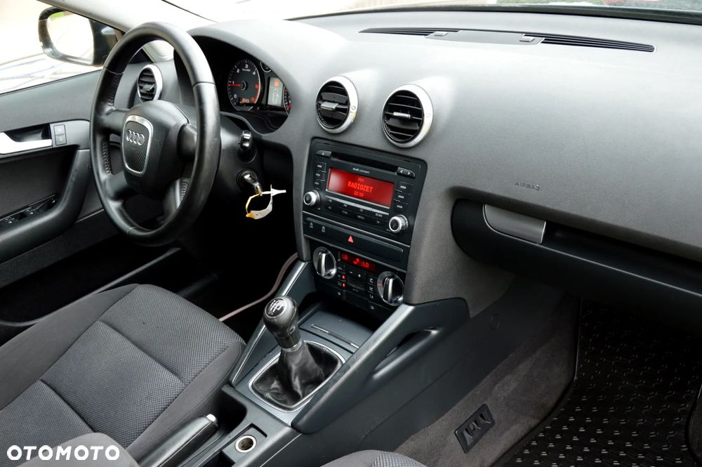 Audi A3 Sportback 1.6 TDI Attraction - 19
