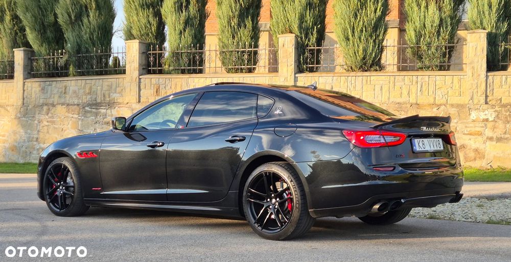 Maserati Quattroporte - 12