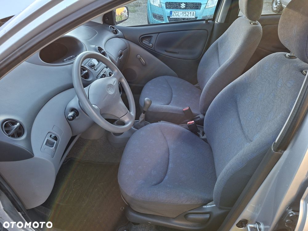 Toyota Yaris - 8