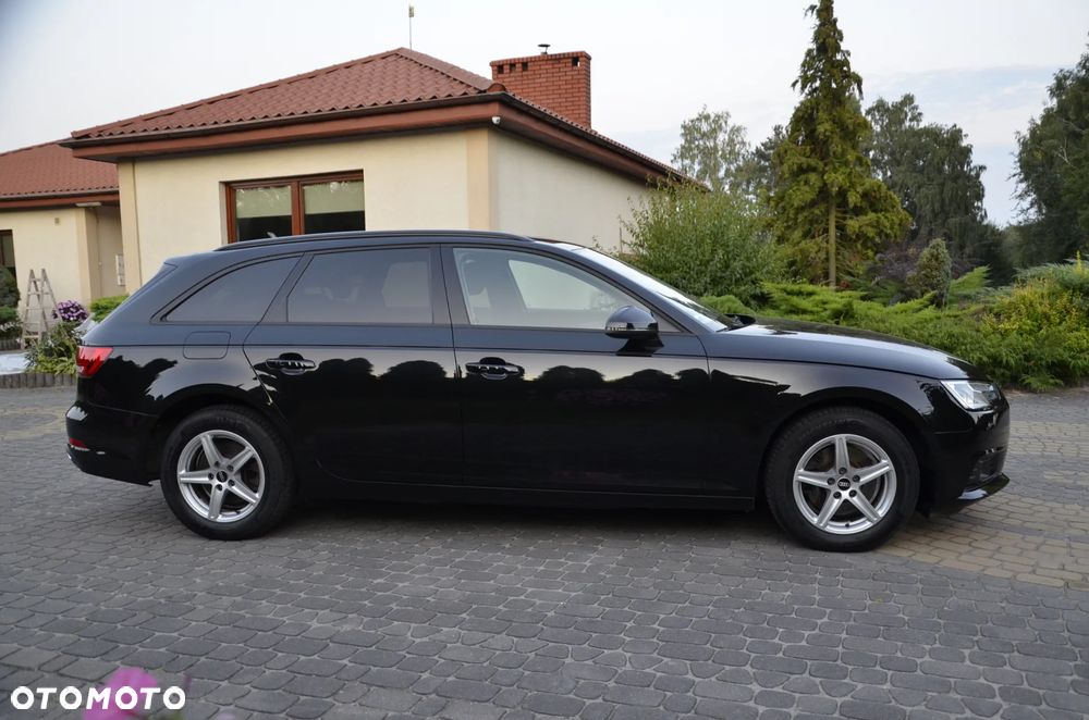 Audi A4 Avant 30 TDI S tronic design - 12