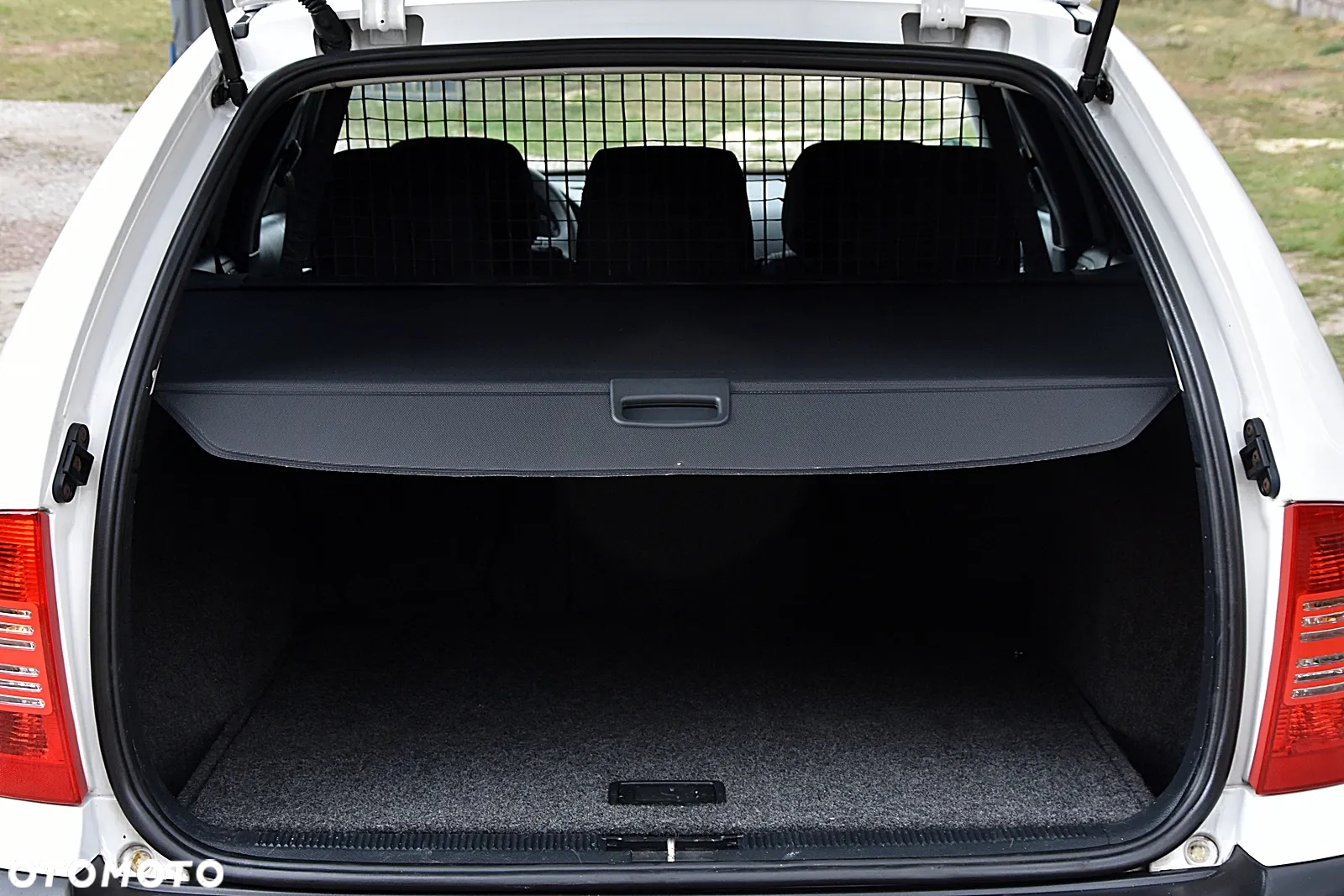 Skoda Octavia 1.6 Combi Ambiente - 25