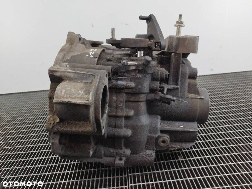 SKRZYNIA BIEGÓW MANUALNA KXX VW PASSAT B6 2.0 TDI 140 - 6