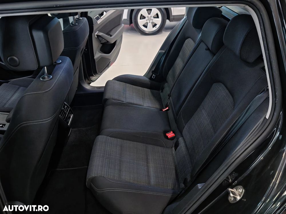 Volkswagen Passat 2.0 TDI DSG Comfortline - 12